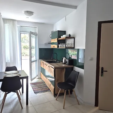 Apartment Yes *
