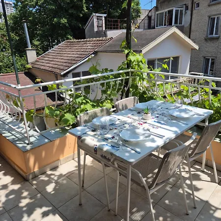 Apartment Yes *