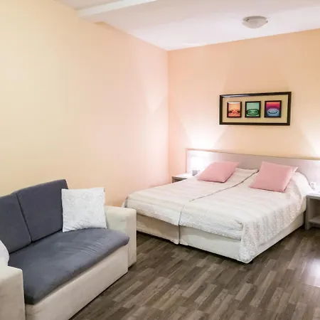 Yes Apartment *