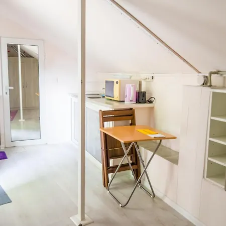 Apartment Yes